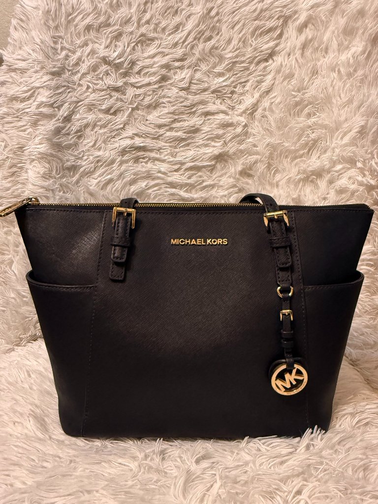 Michael Kors Jet Set Large Tote Black Gold Retail $298 Dust Bag Included